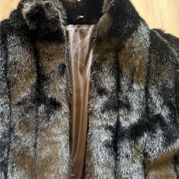 Elegant Black Faux Fur Jacket fits like a large - Picture 4 of 5